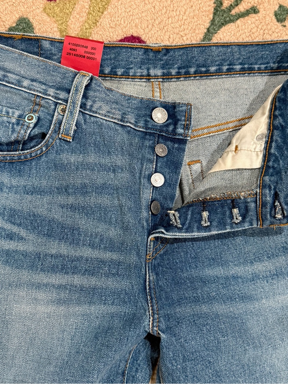 Levi’s 501 CT size 28,cropped length, NWT - Picture 6 of 6